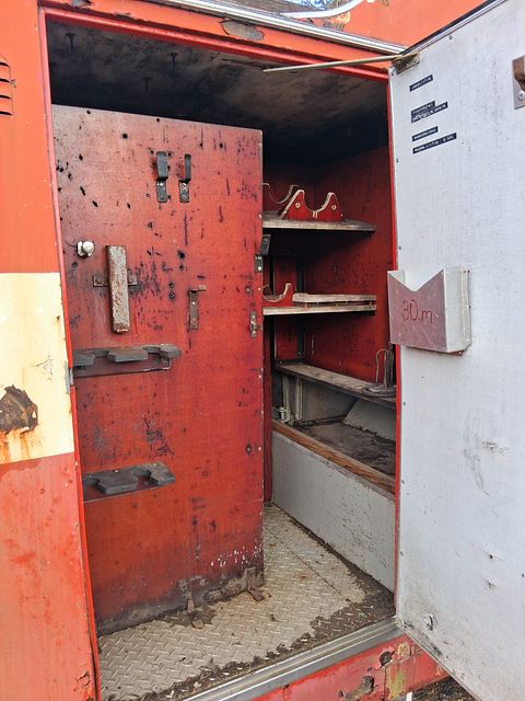 Image 36/56