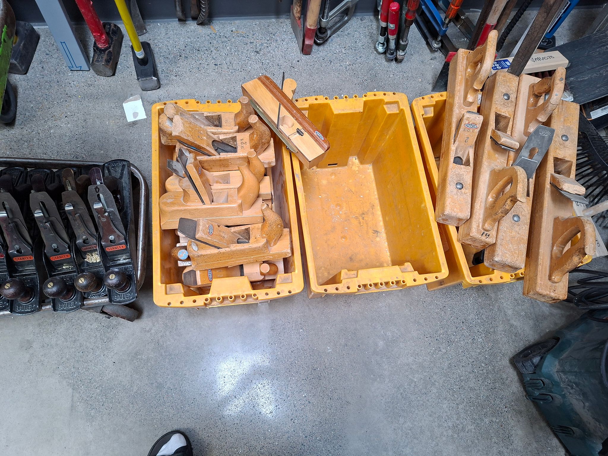 Image 1/4