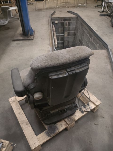 Image 2/4