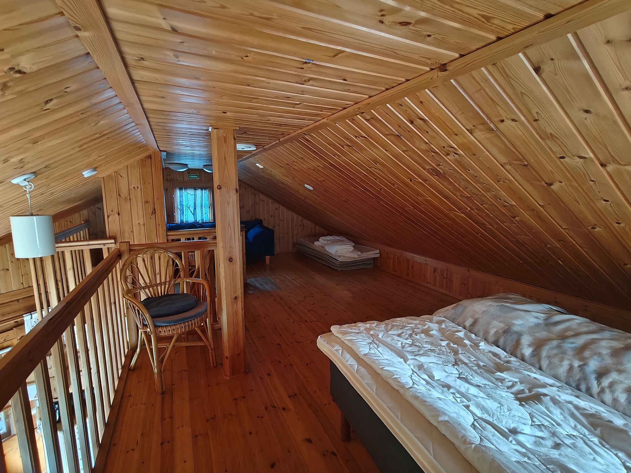 Image 6/10