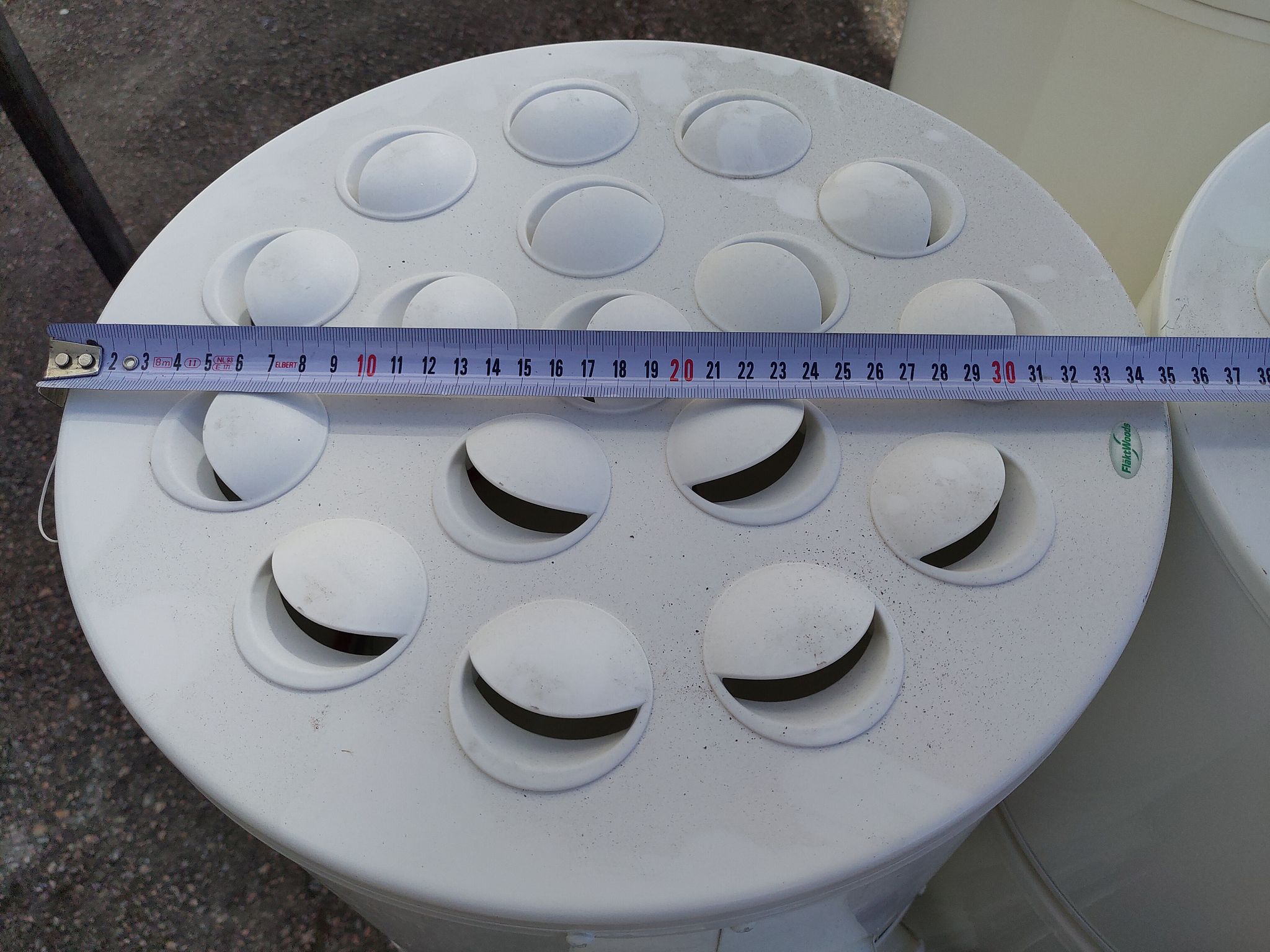Image 4/6