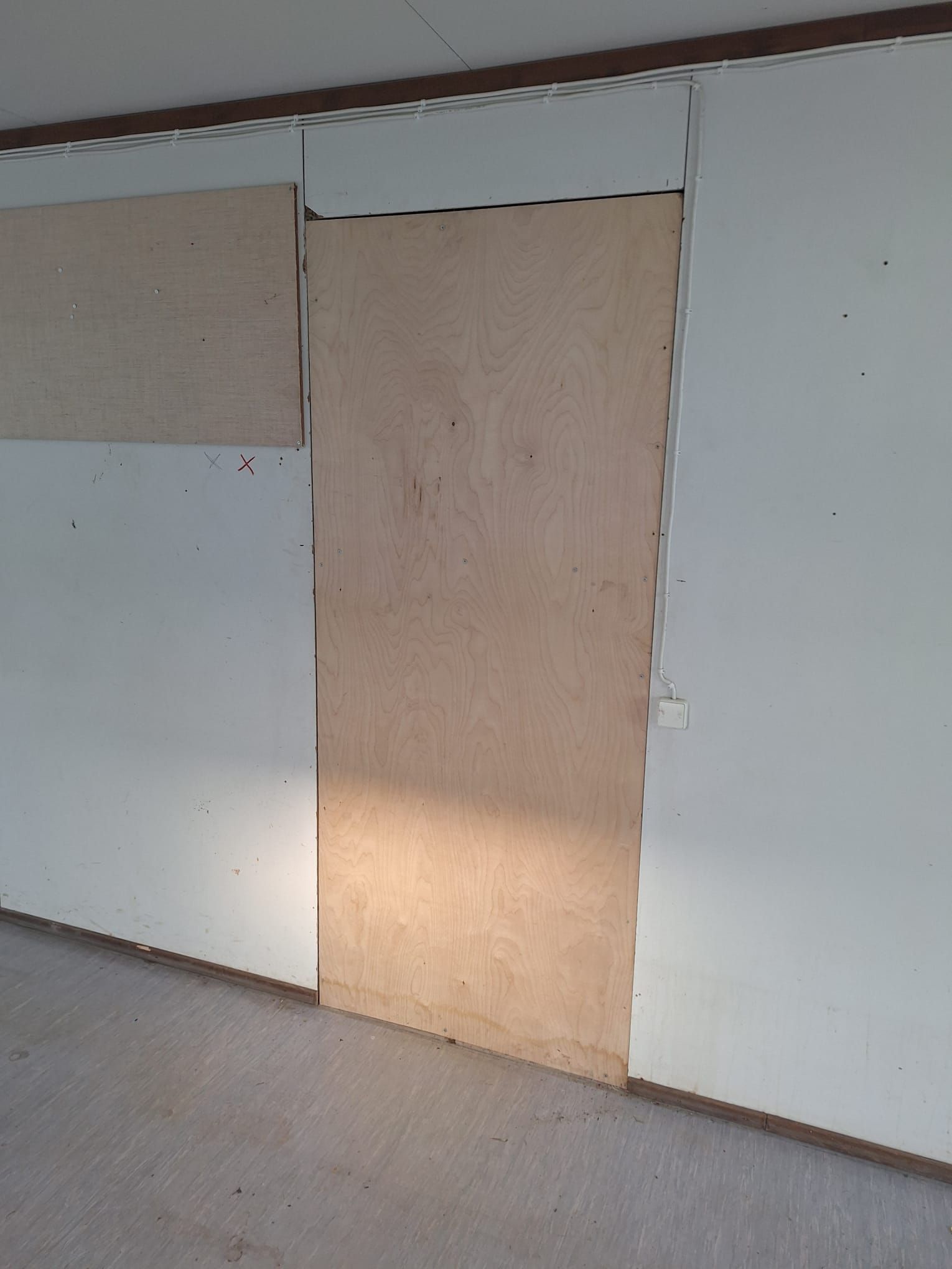 Image 6/10