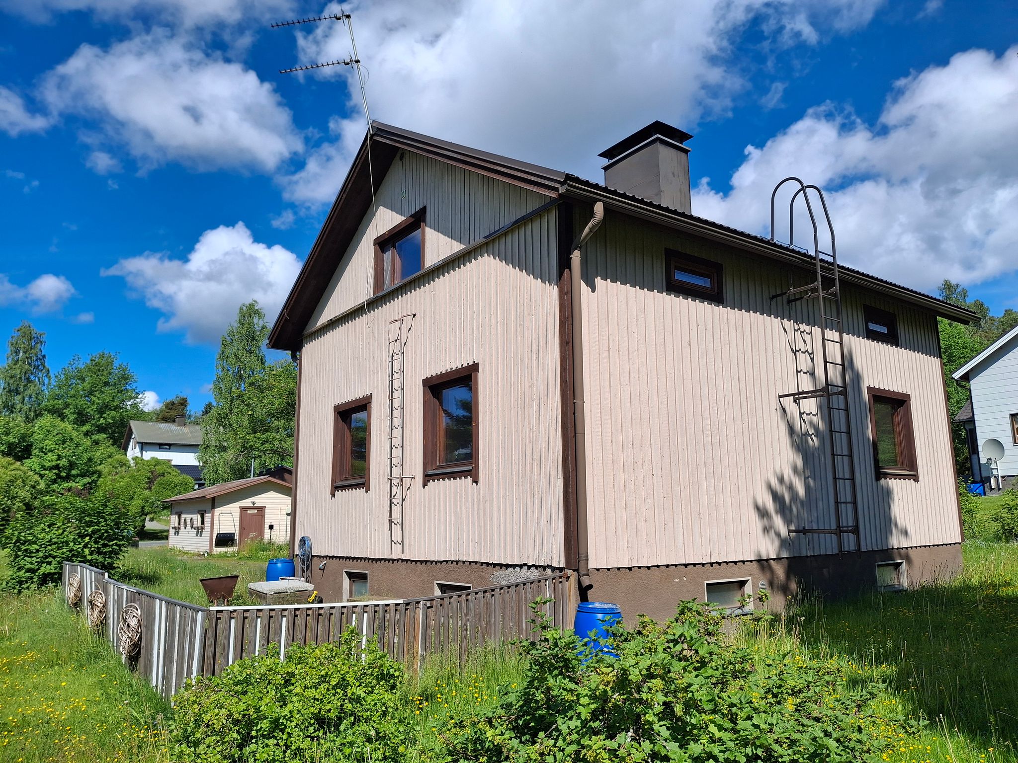 Image 8/51