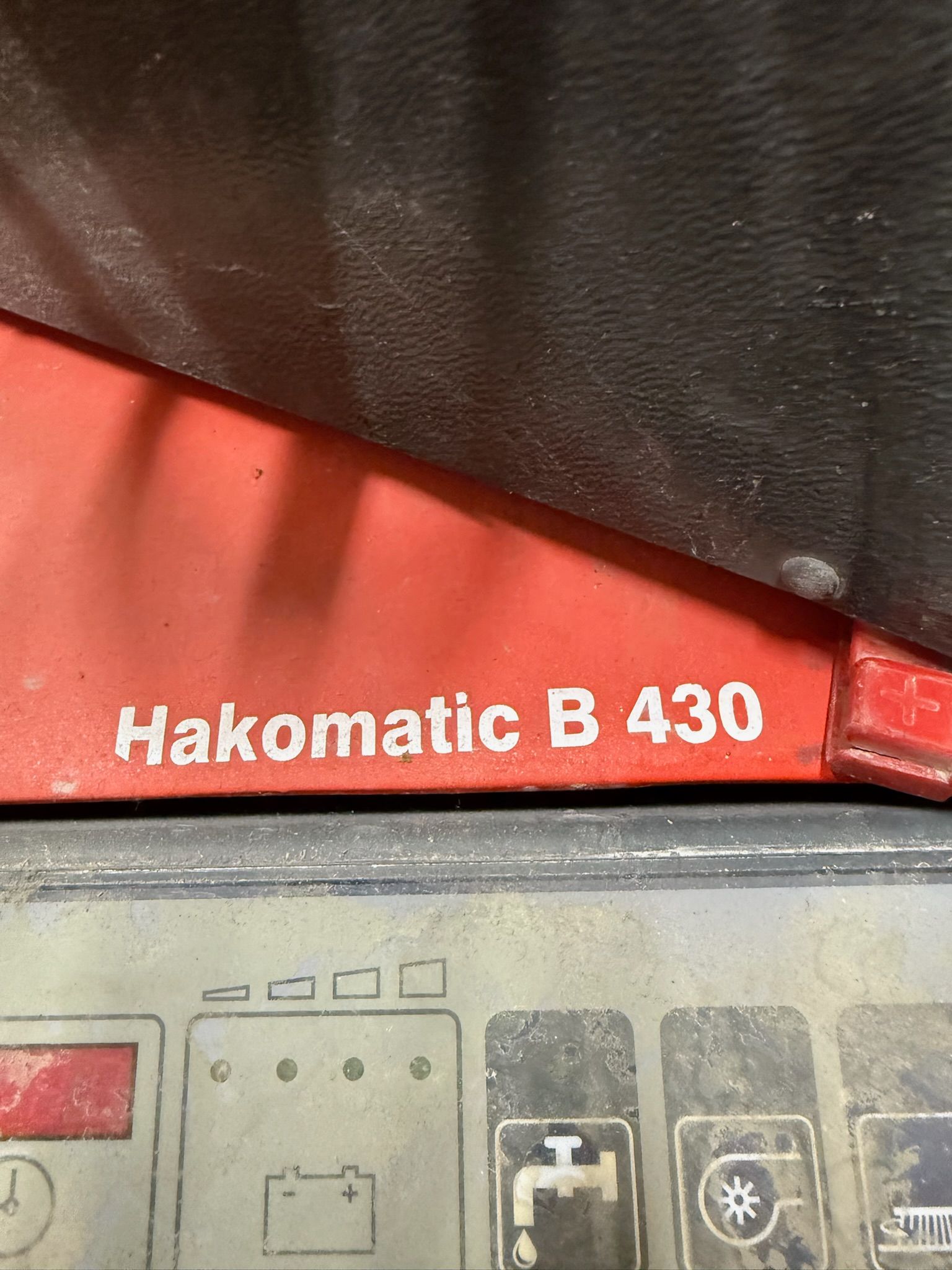 Image 33/36