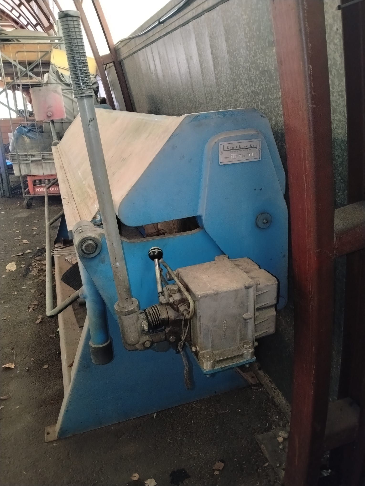 Image 1/2