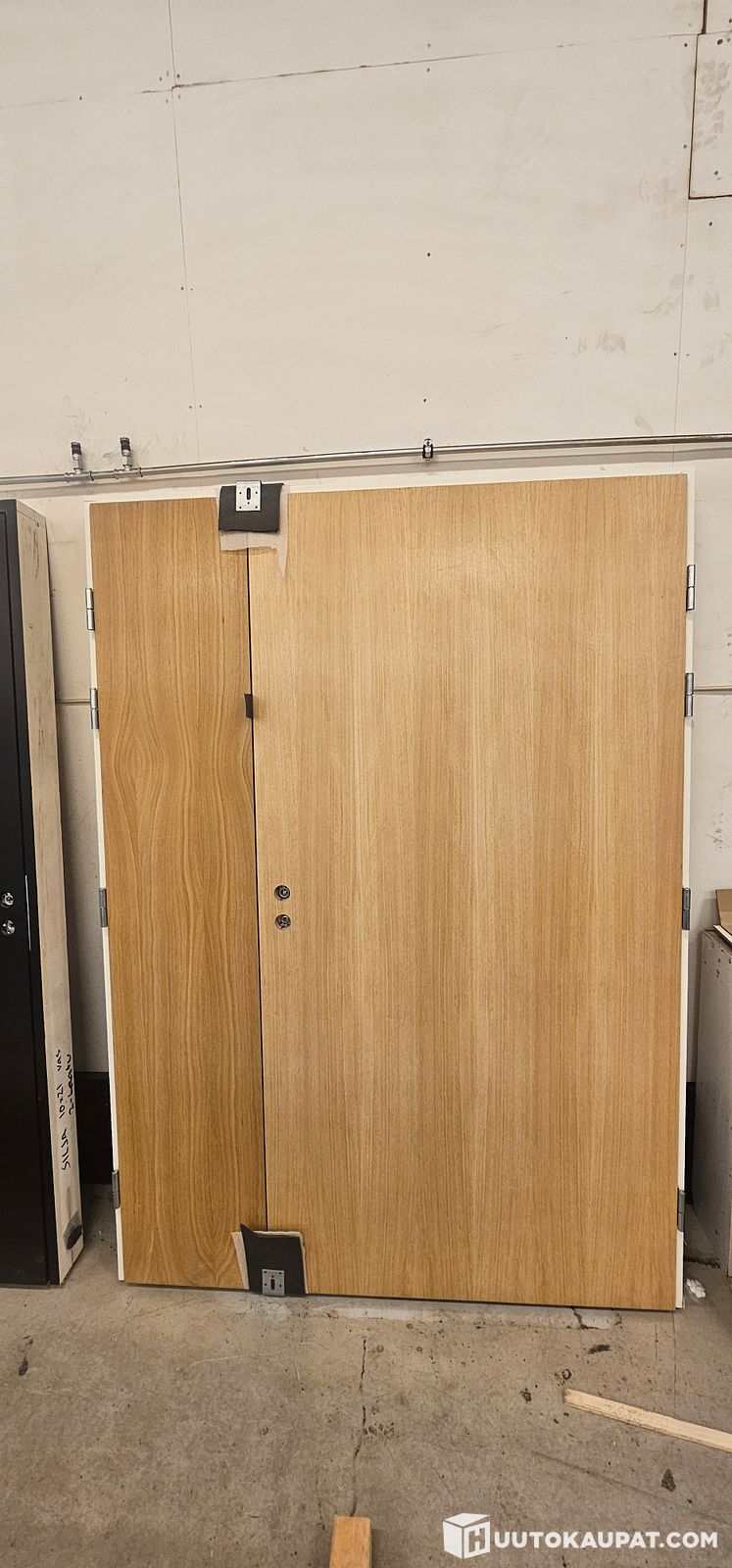 Kerros-ovi 15x21 lähes uuden veroinen