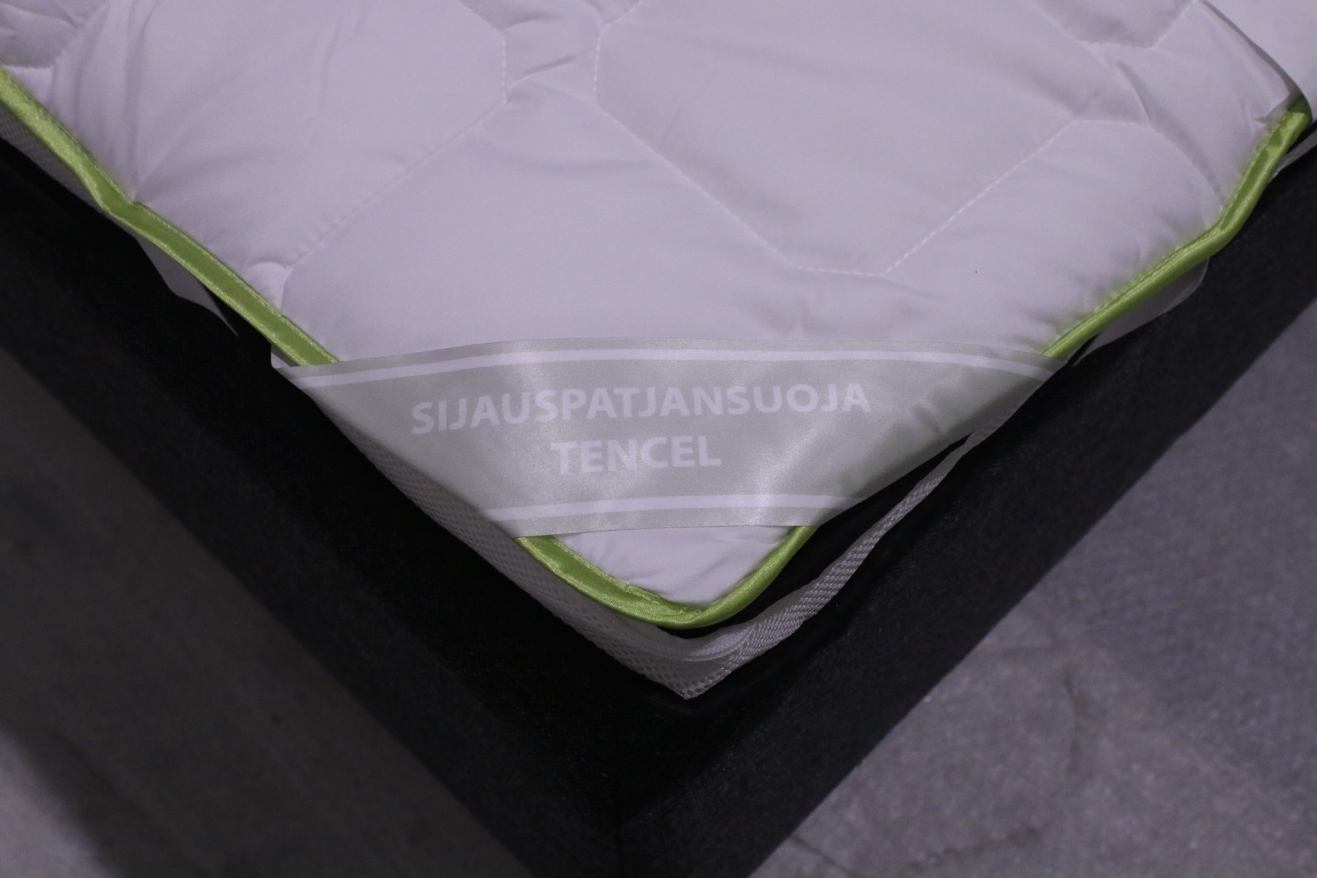 Image 7/8