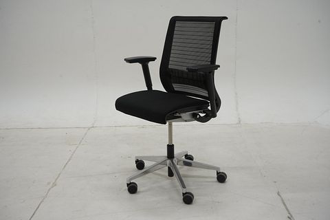 Image 2/8