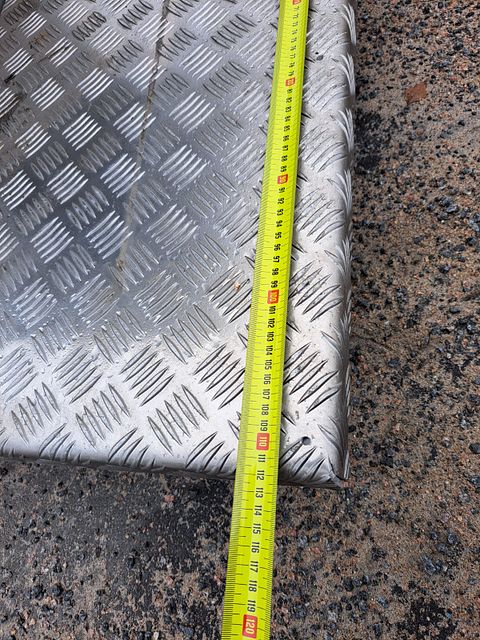 Image 6/8