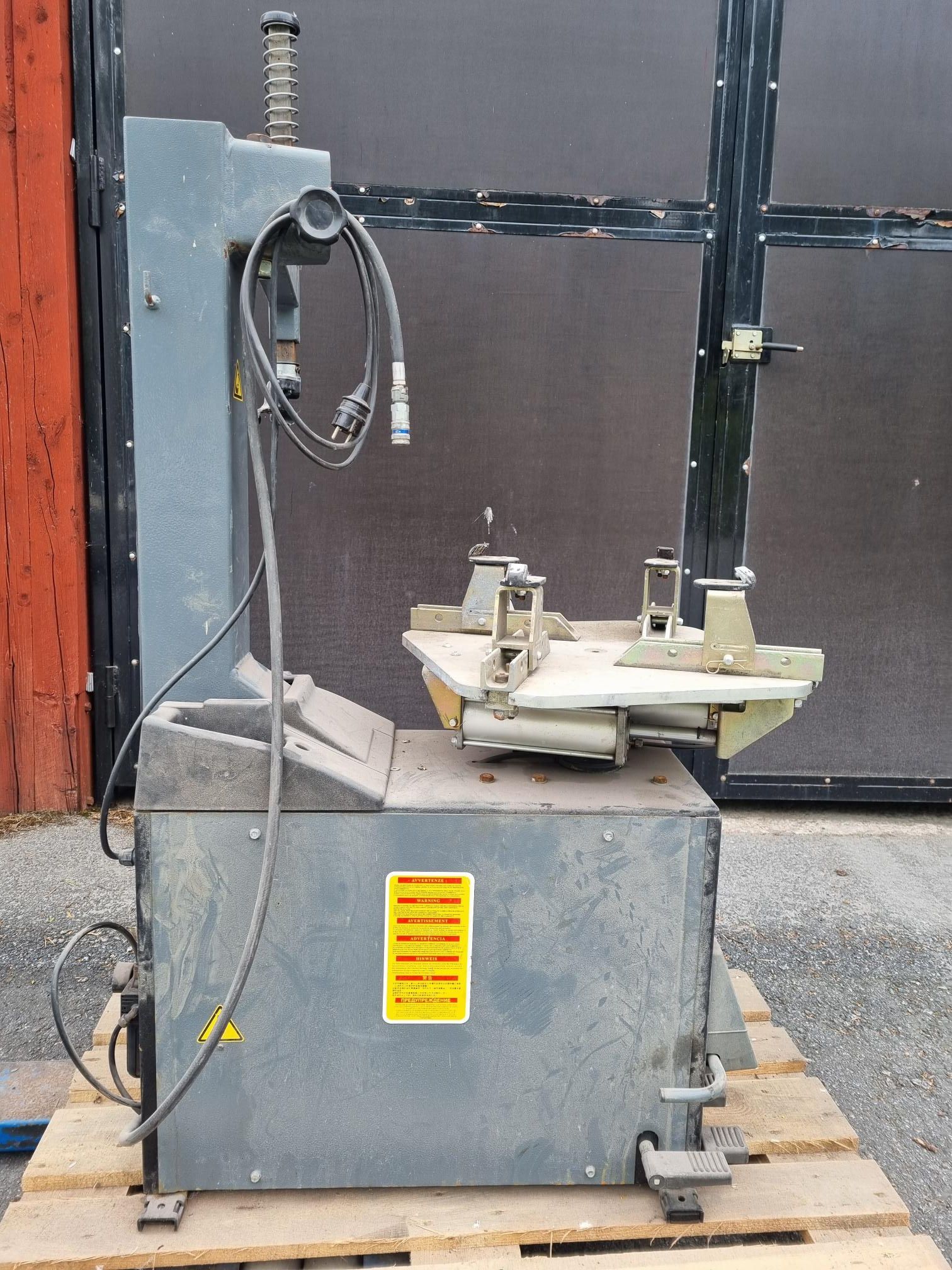 Image 2/5