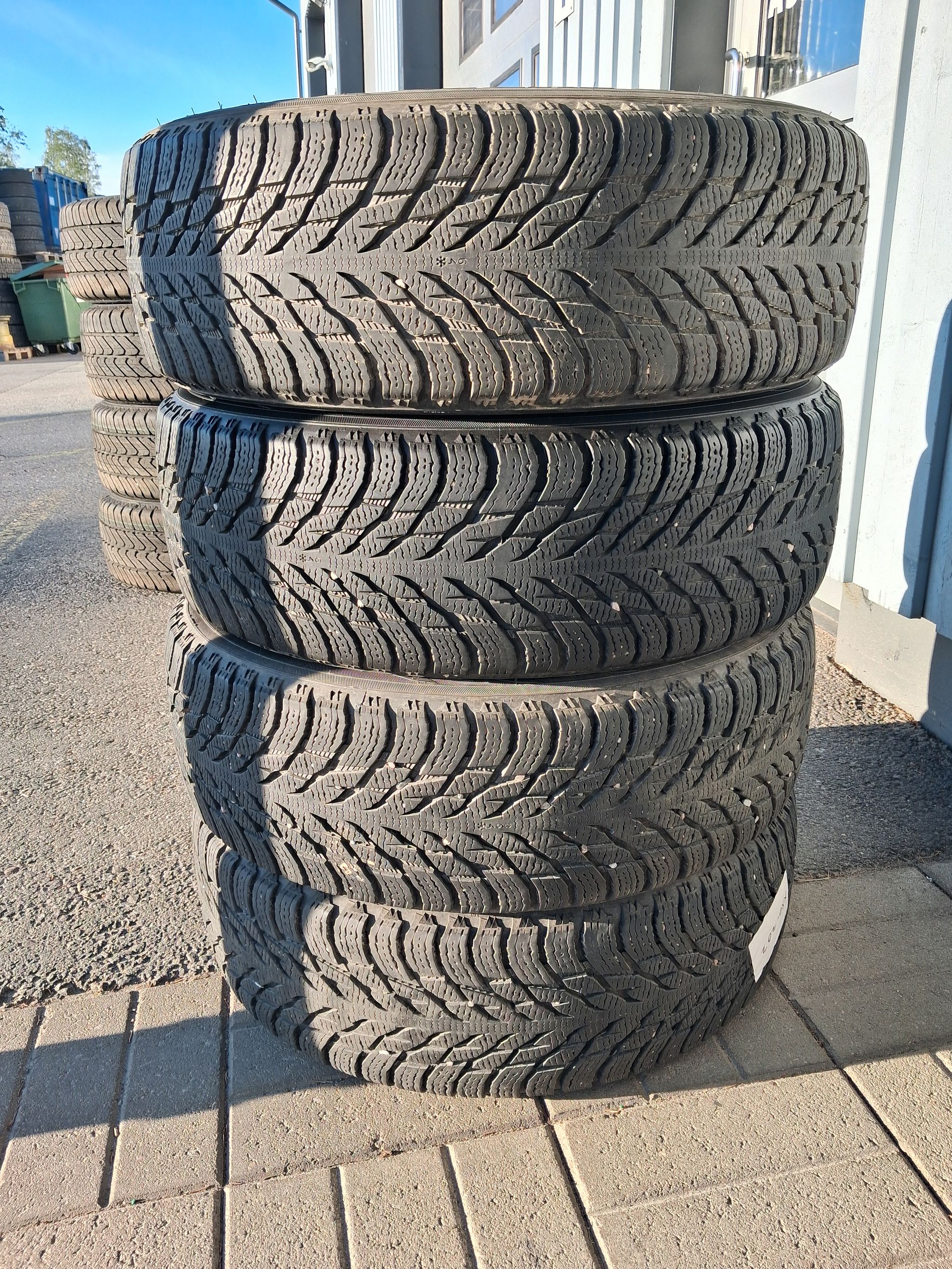 Image 1/5