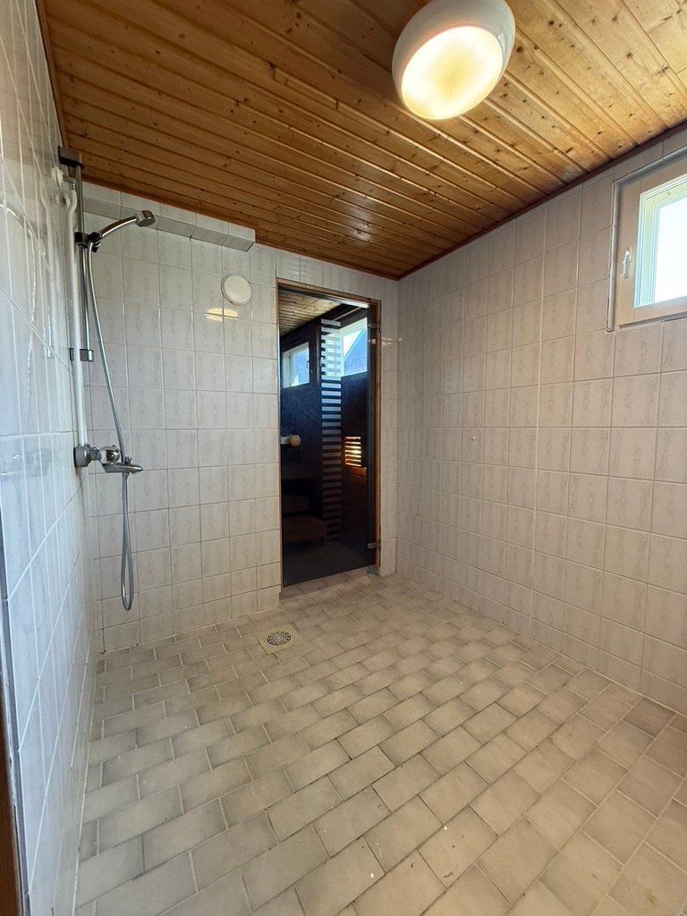 Image 12/22