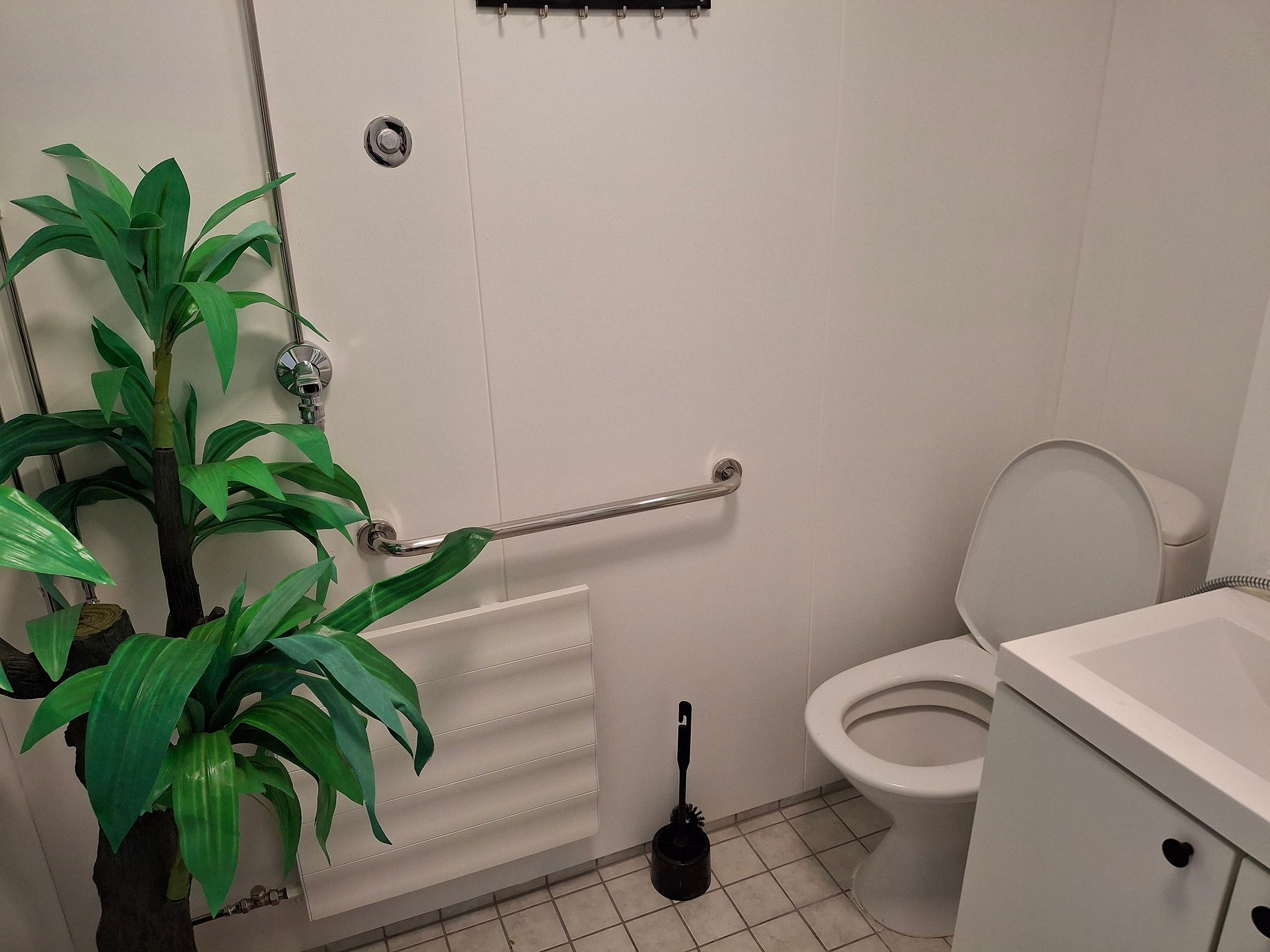 Image 8/16