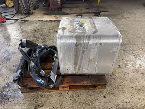 Image 2/6