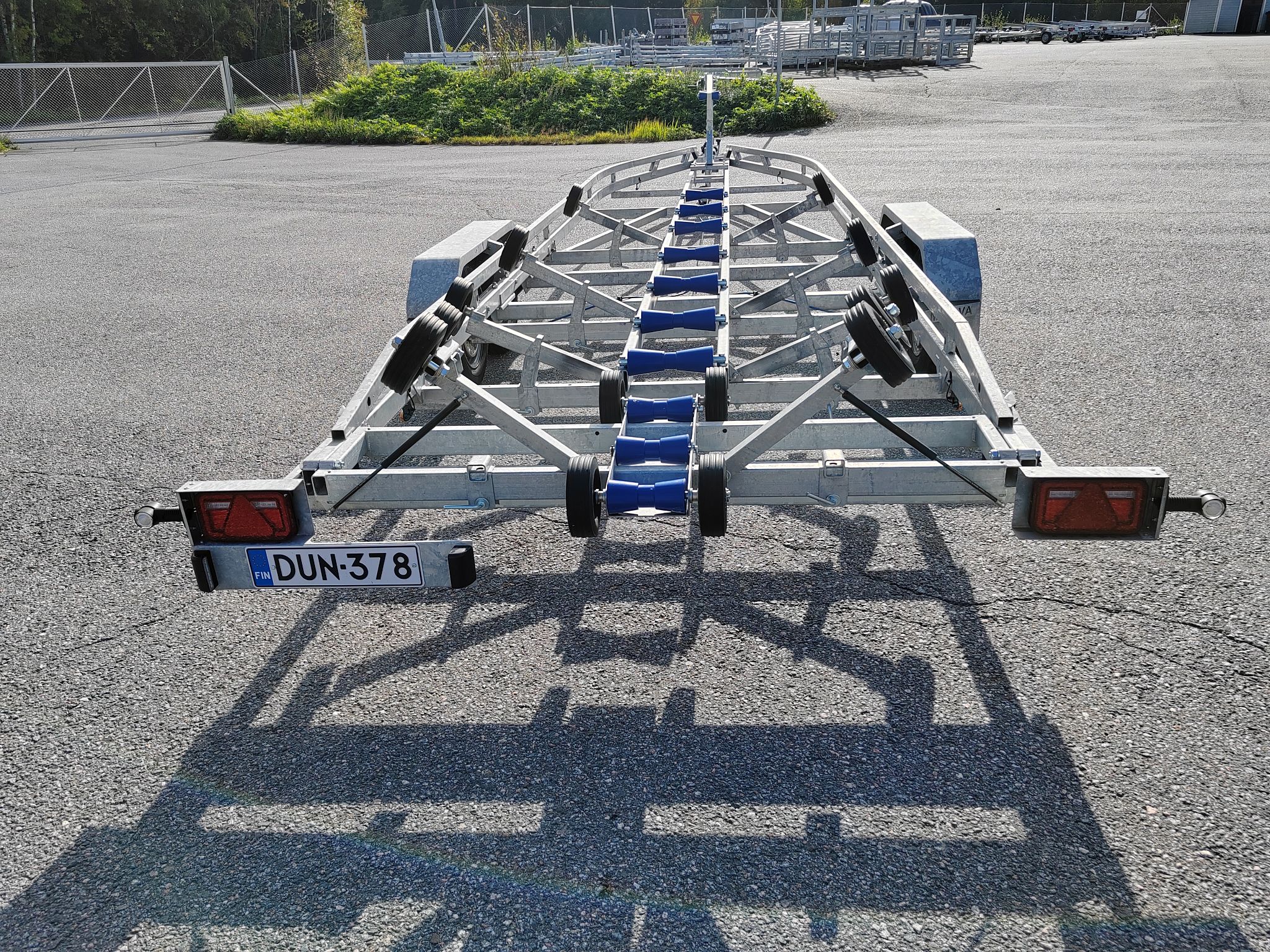 Image 2/20