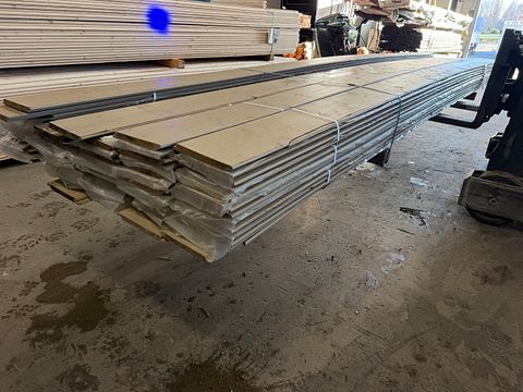 Image 5/6
