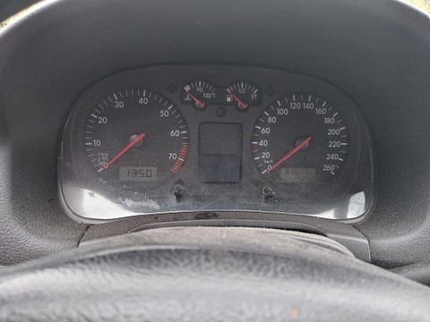 Image 8/10
