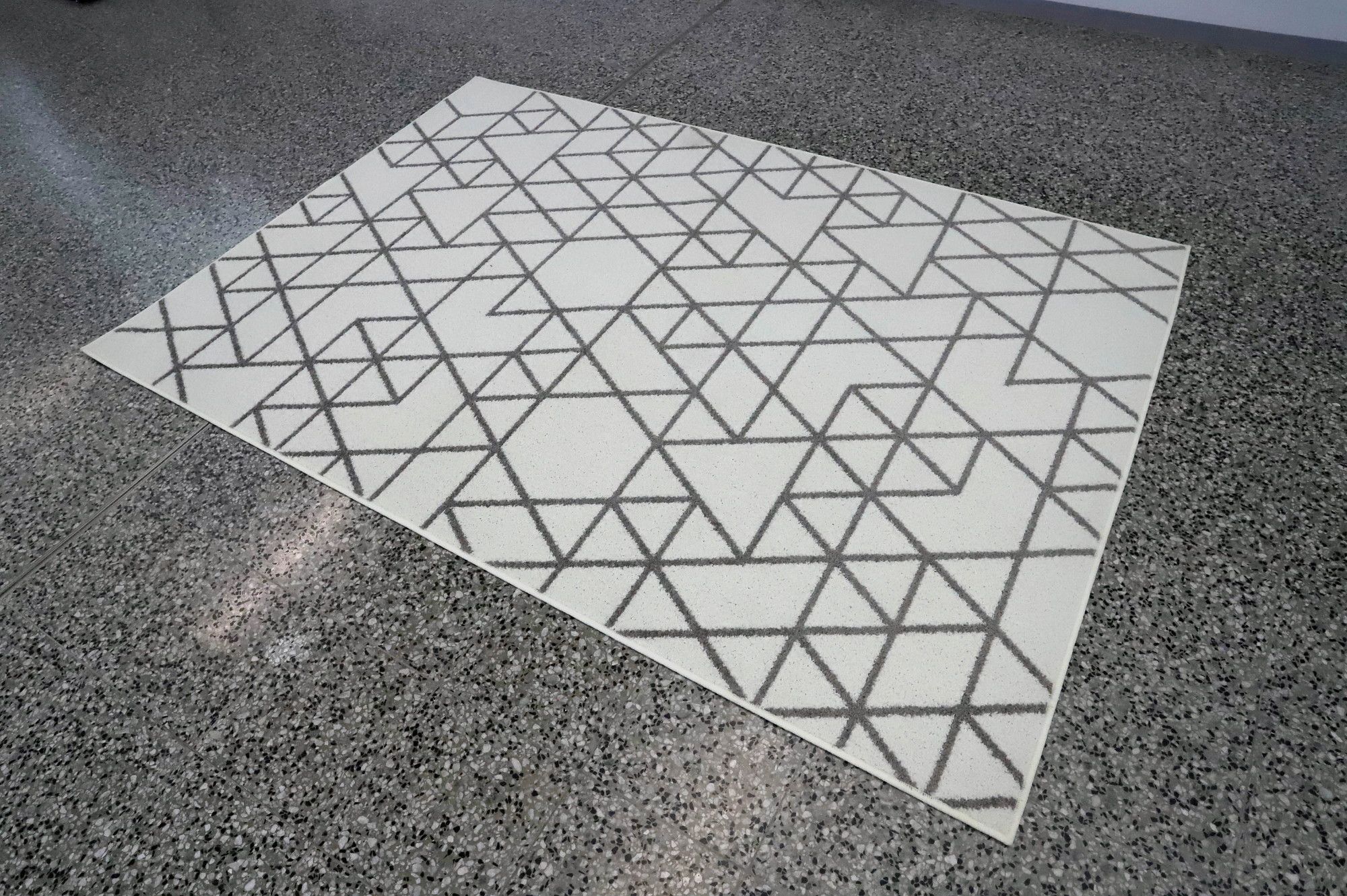 Image 2/6