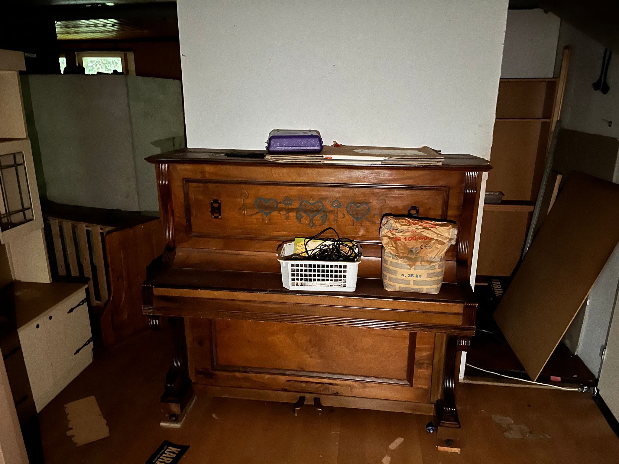 Image 12/19