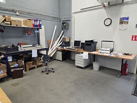 Image 1/10