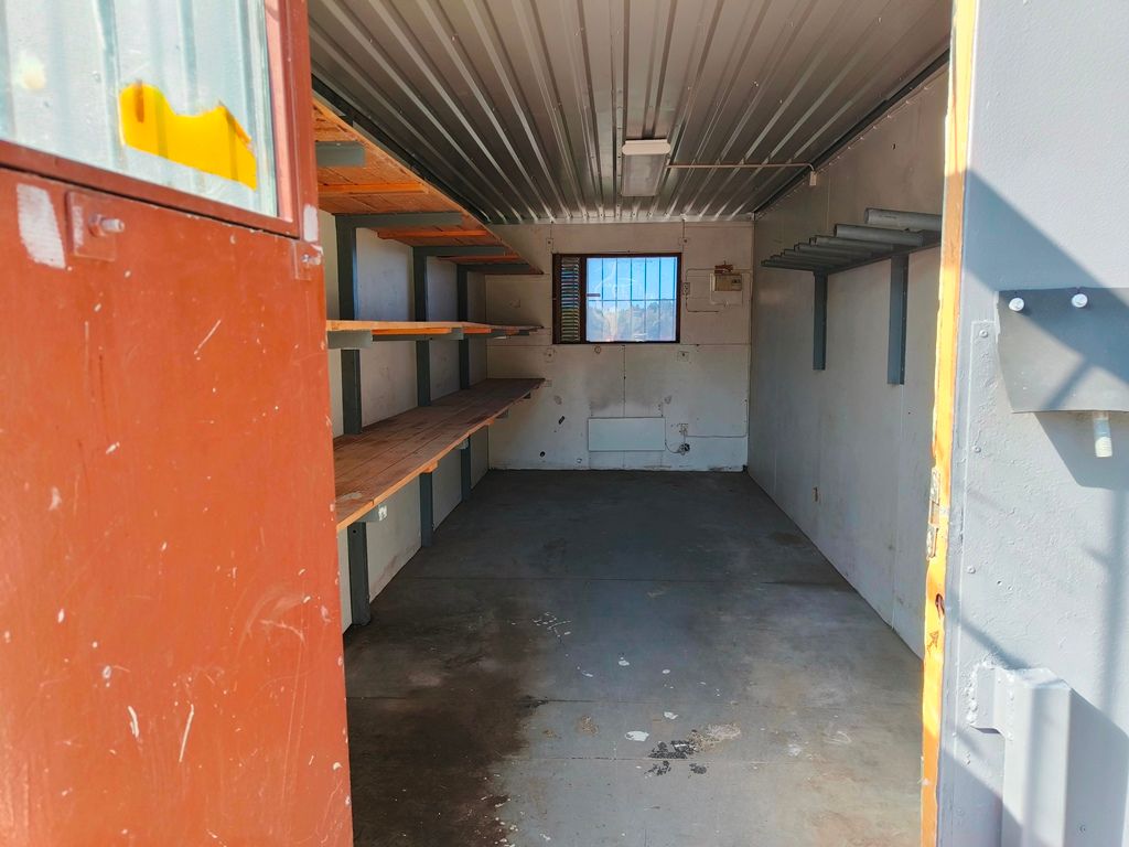 Image 11/30