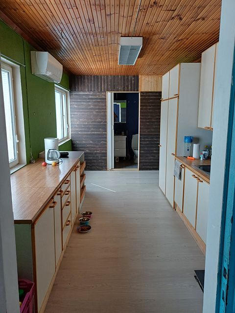 Image 19/85