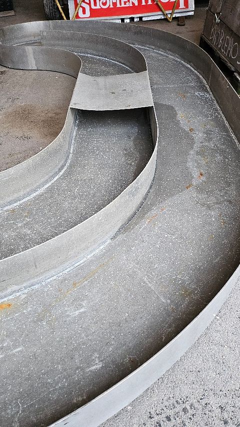 Image 3/3