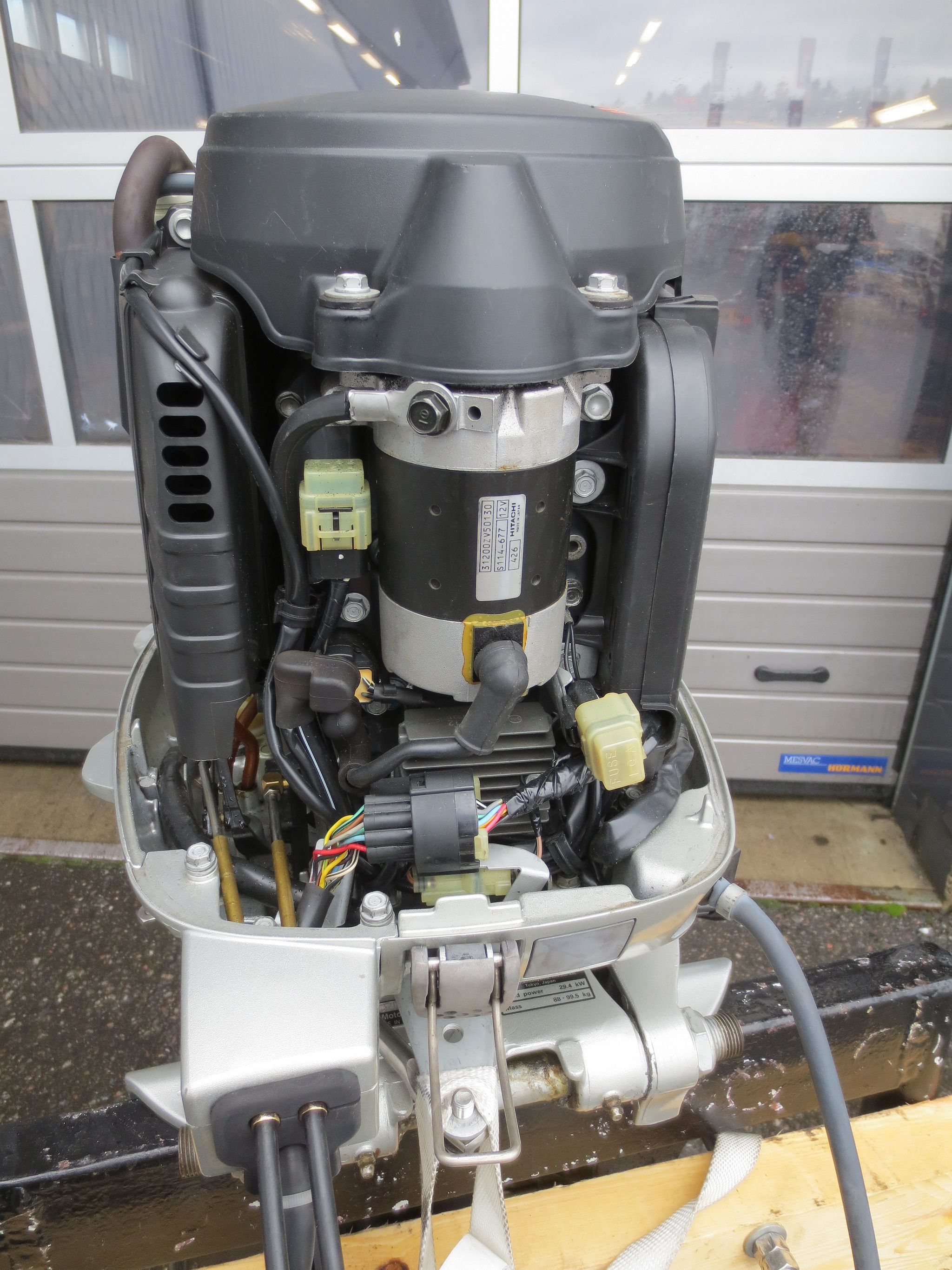 Image 19/24