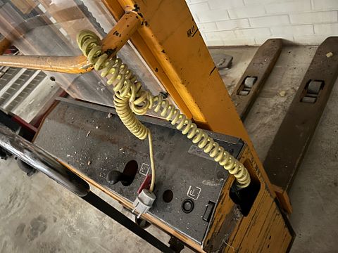 Image 16/39