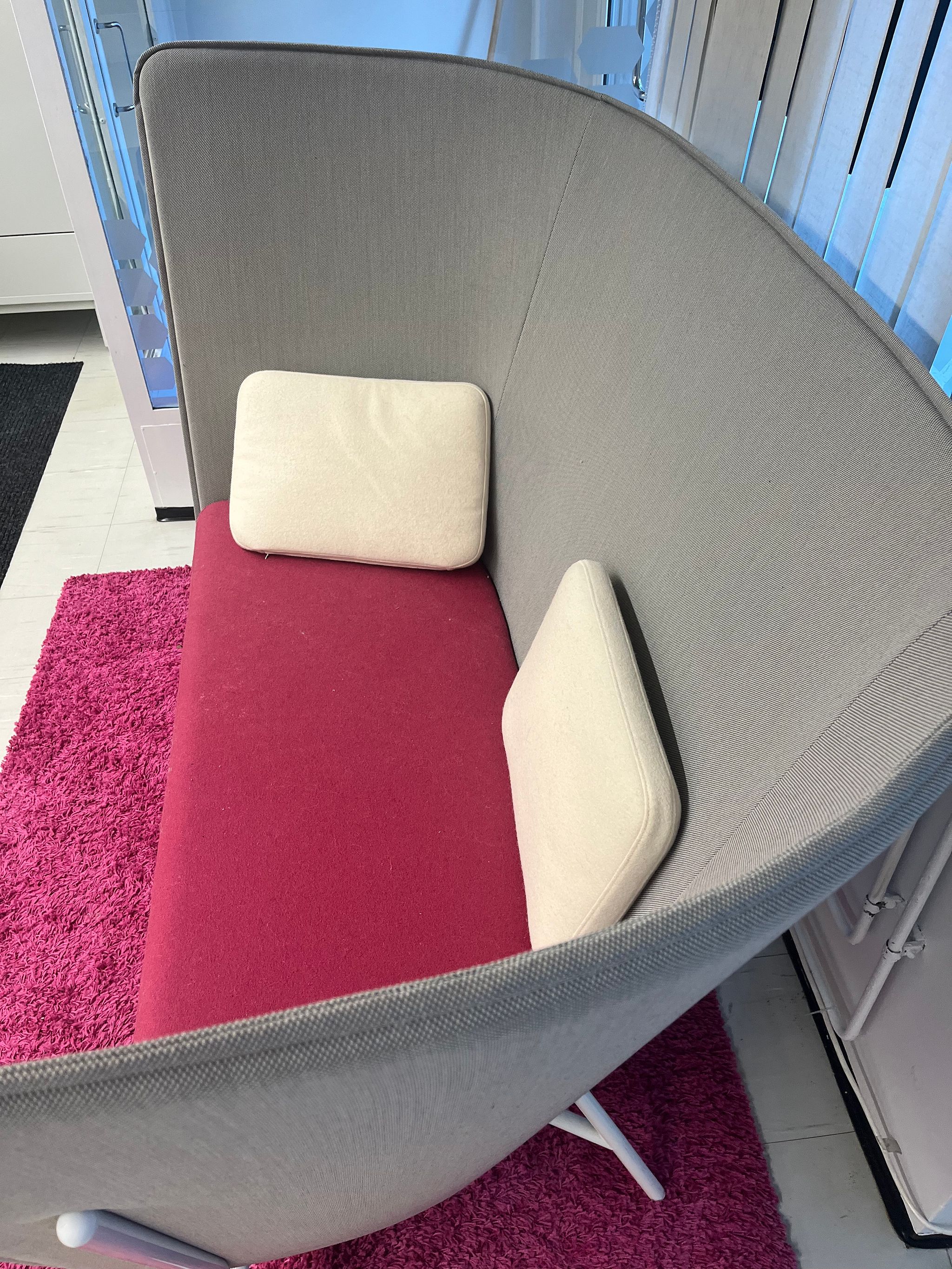 Image 4/10