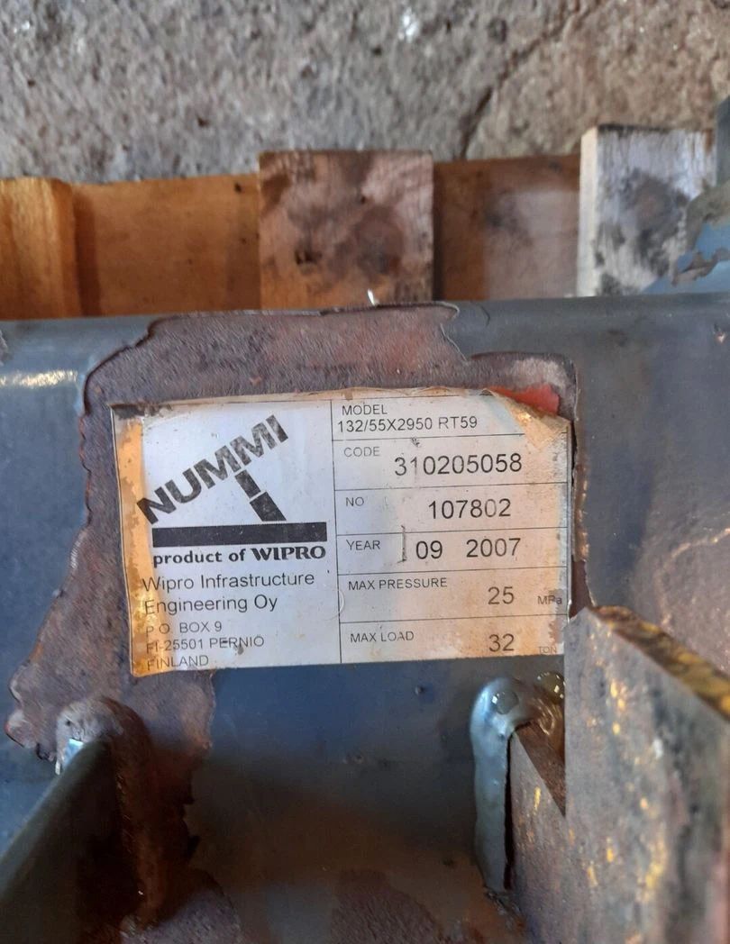 Image 3/4