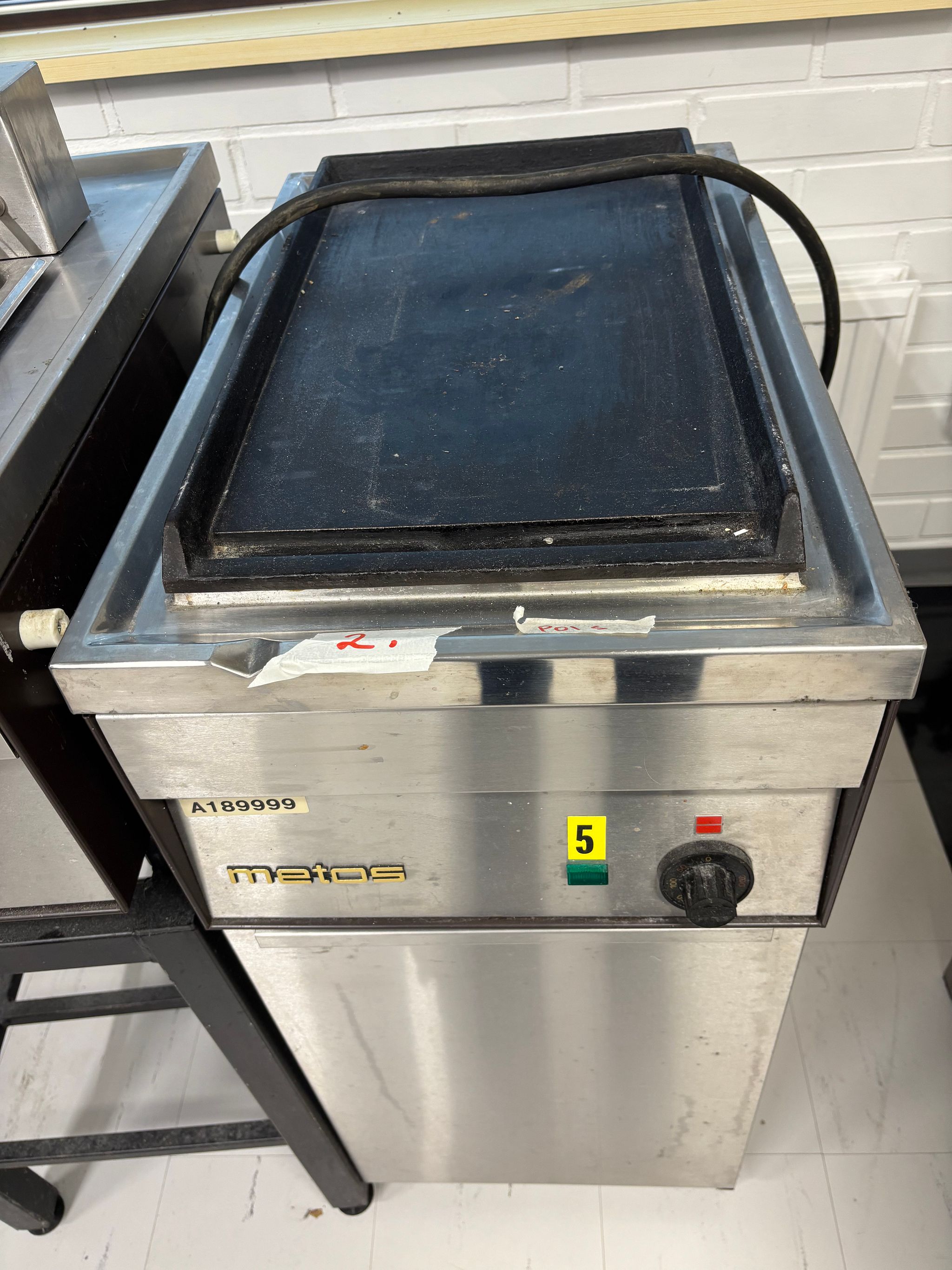 Image 1/2
