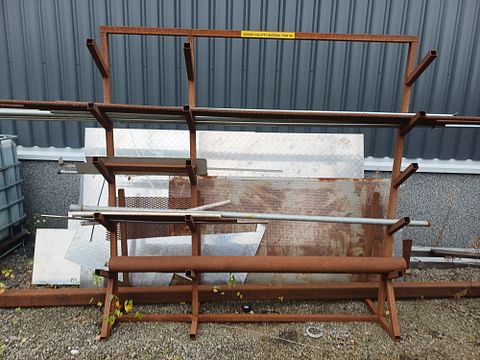 Image 1/5