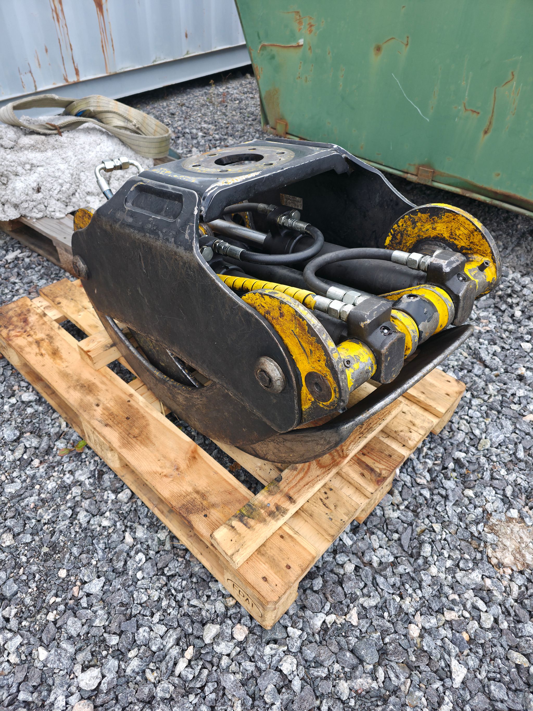 Image 3/12