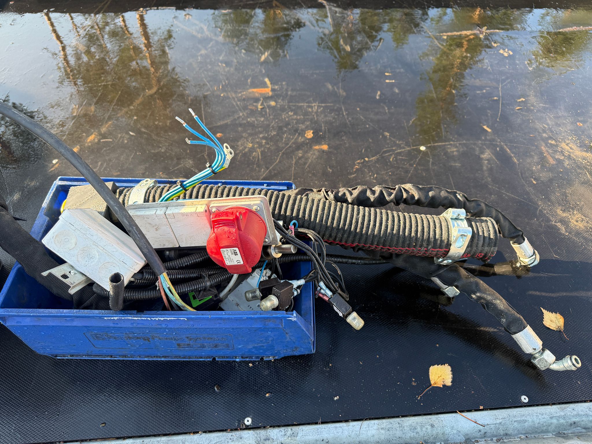 Image 3/4