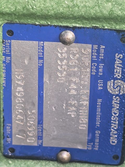 Image 4/5
