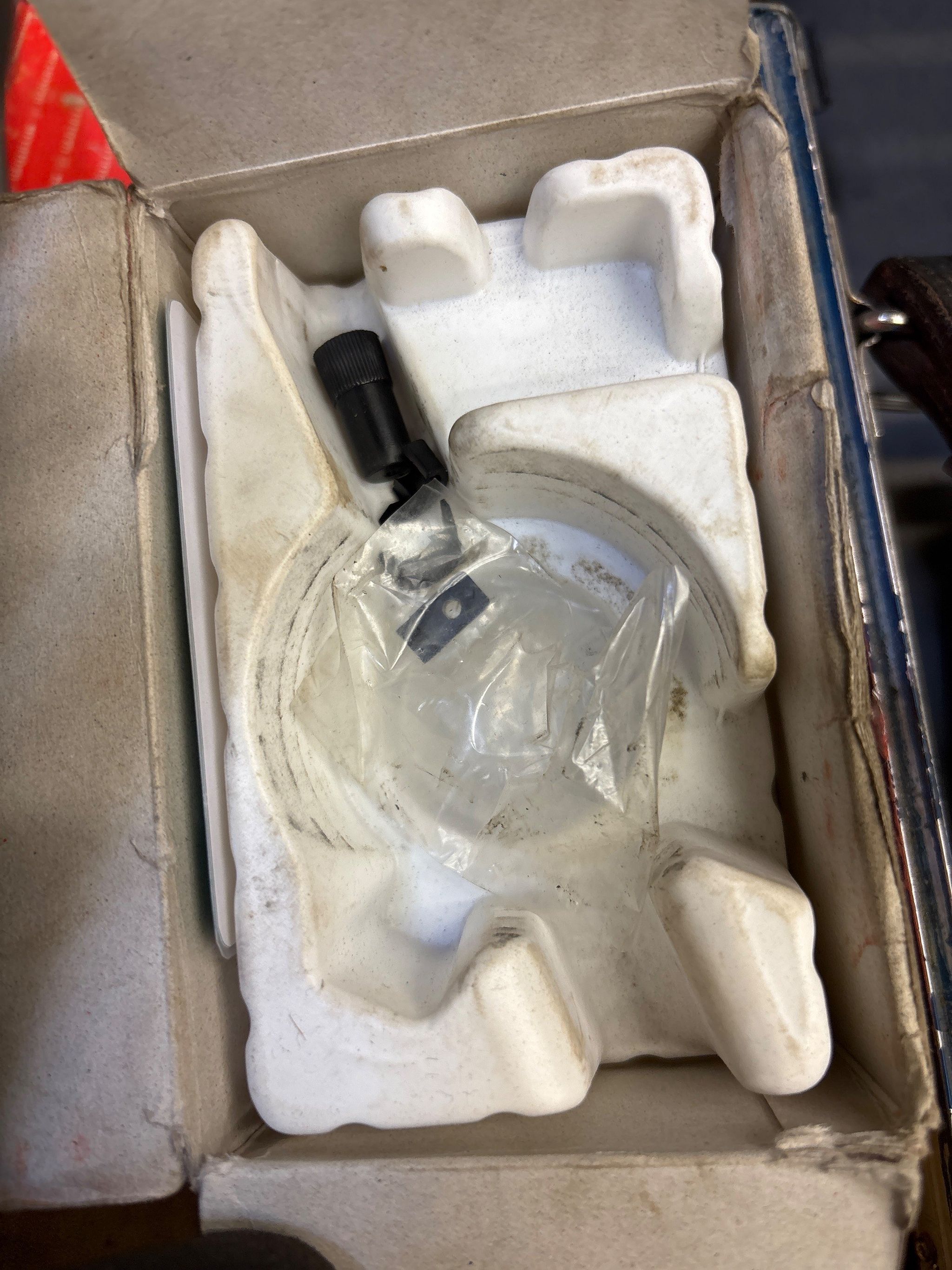 Image 11/42