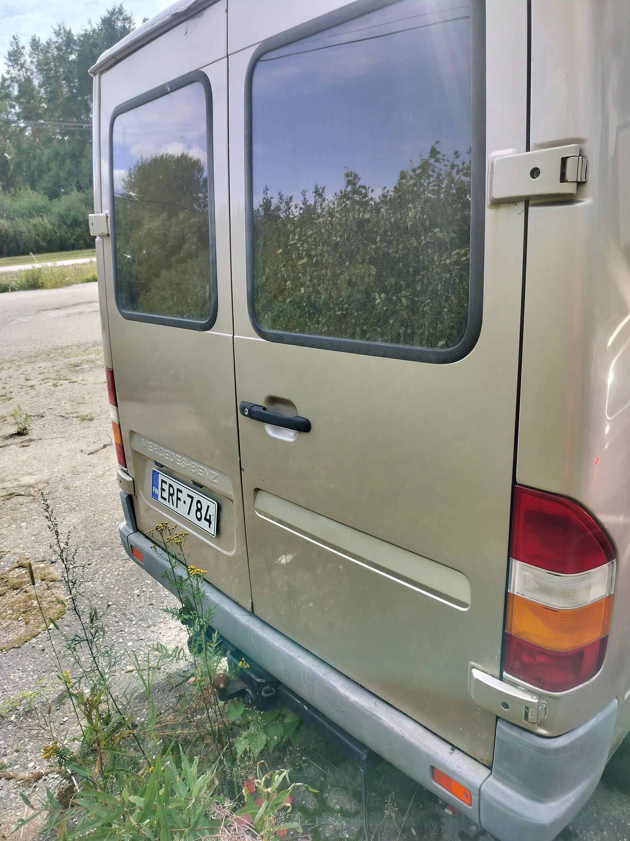 Image 4/9