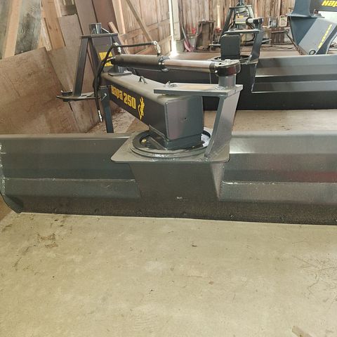 Image 2/4