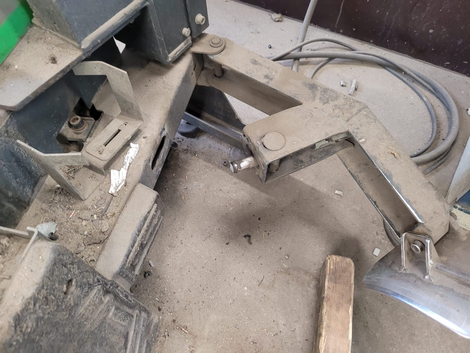 Image 3/4