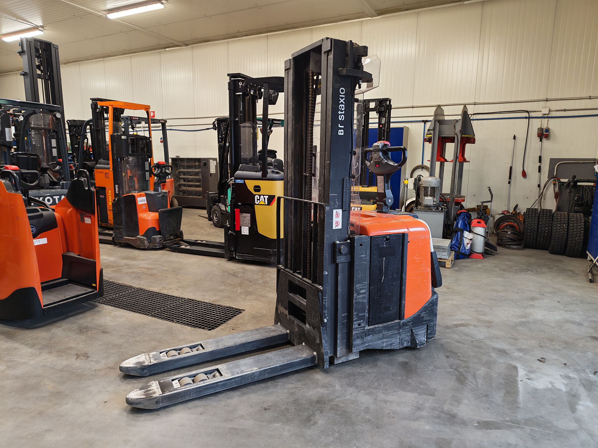 Image 3/13
