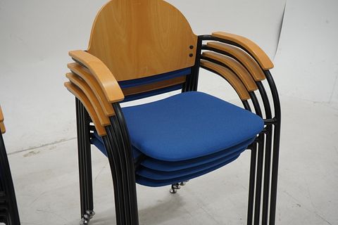 Image 4/8