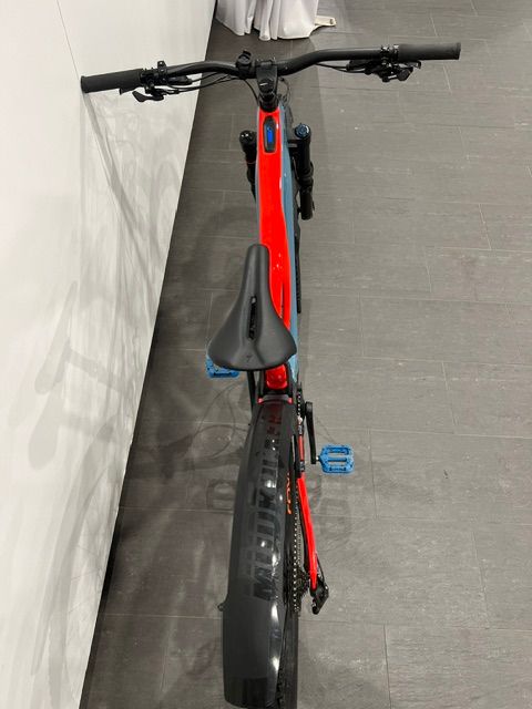 Image 5/9