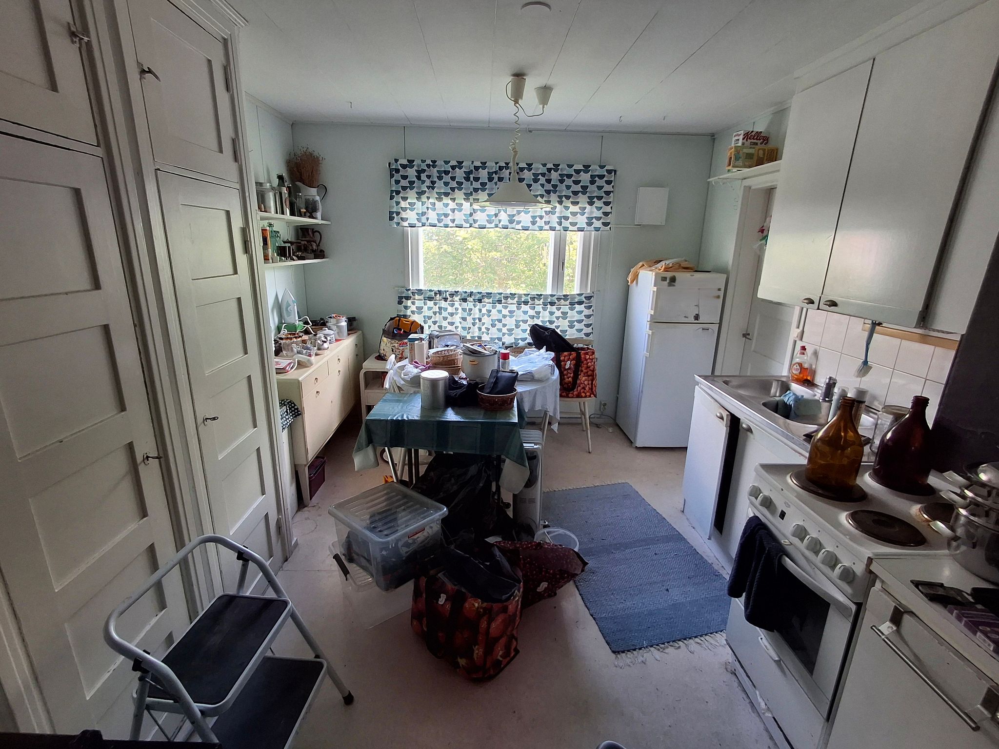 Image 7/42