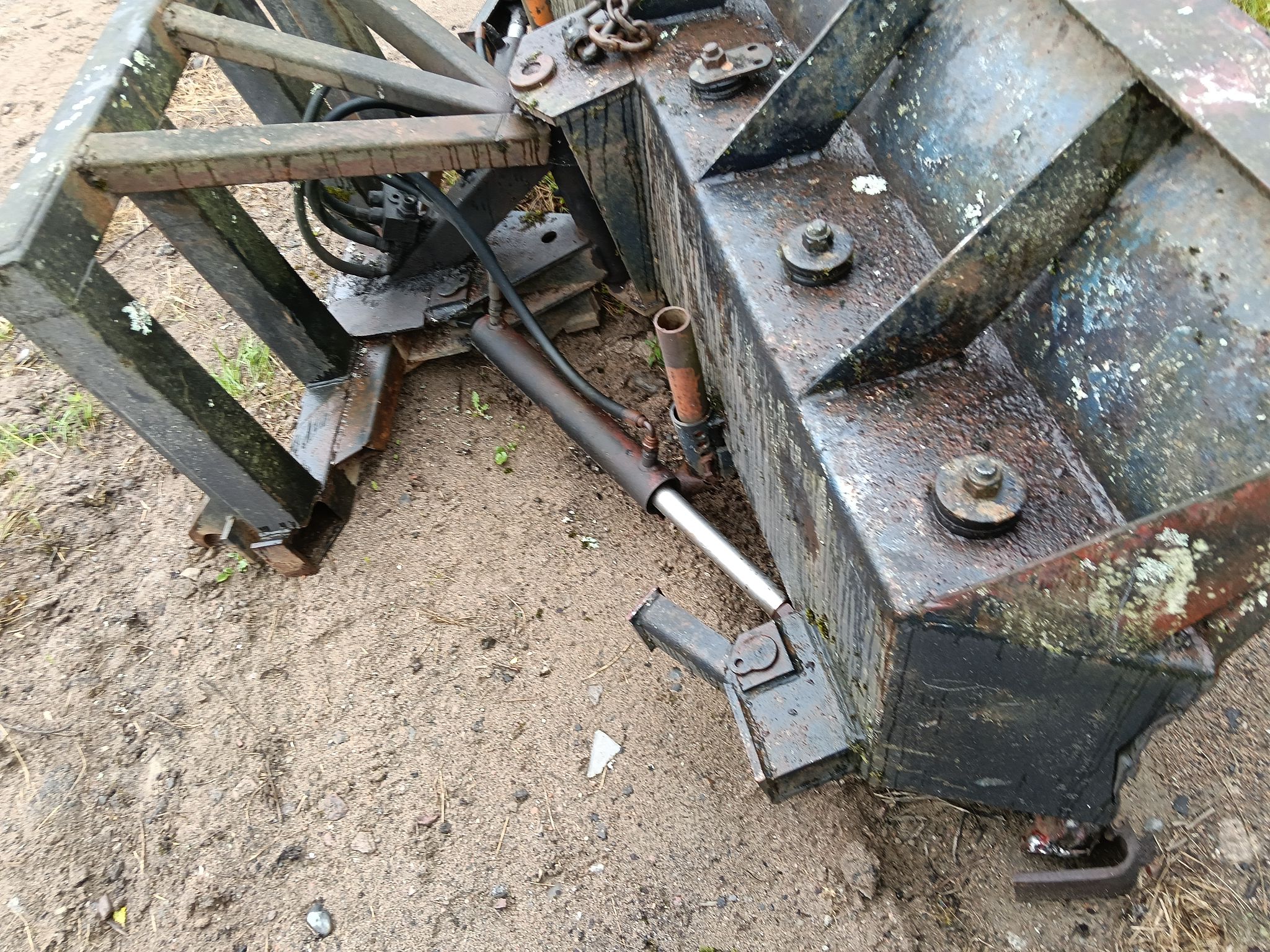 Image 4/8