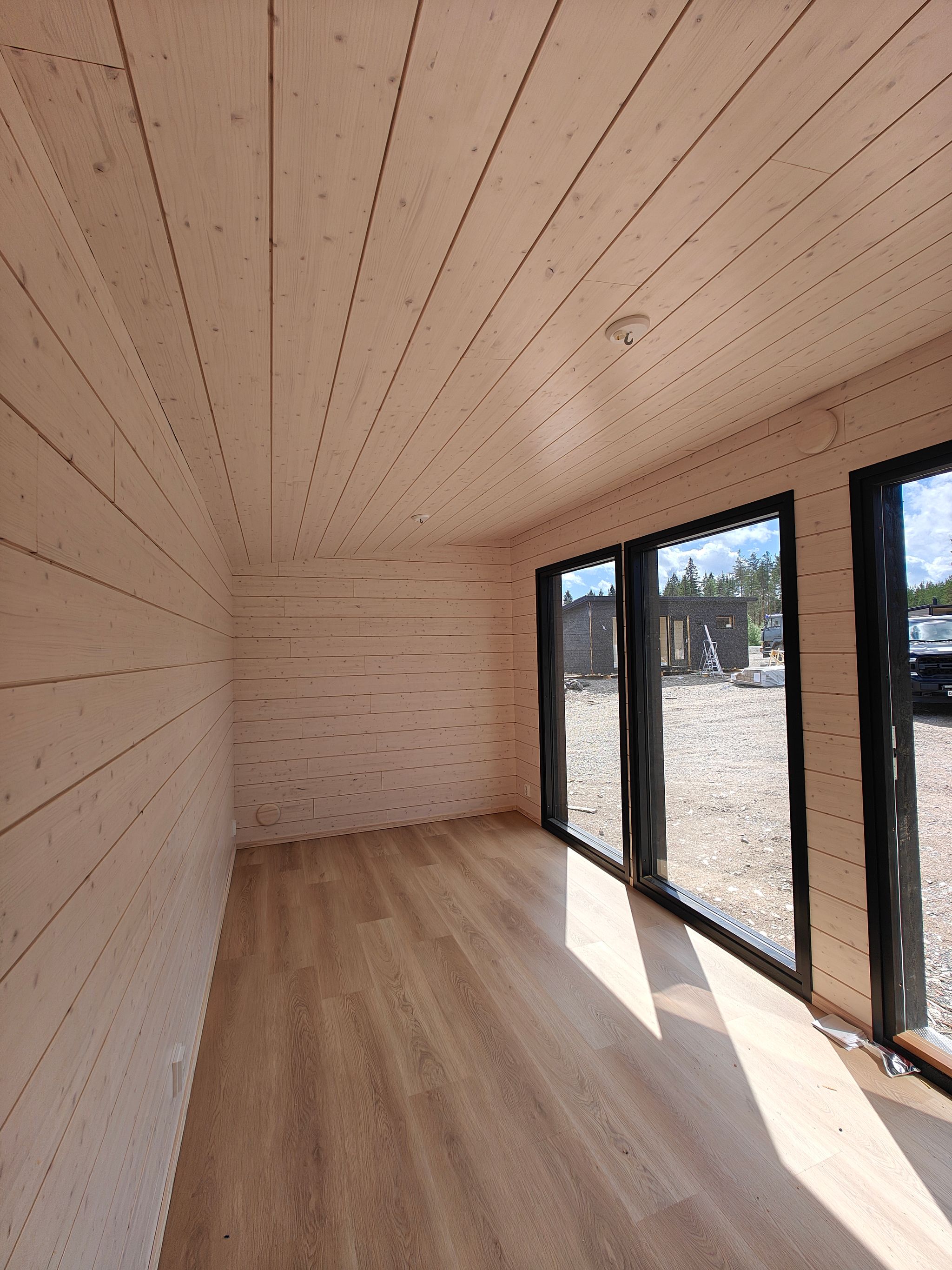Image 8/22