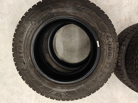 Image 4/6
