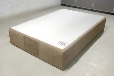 Image 1/12