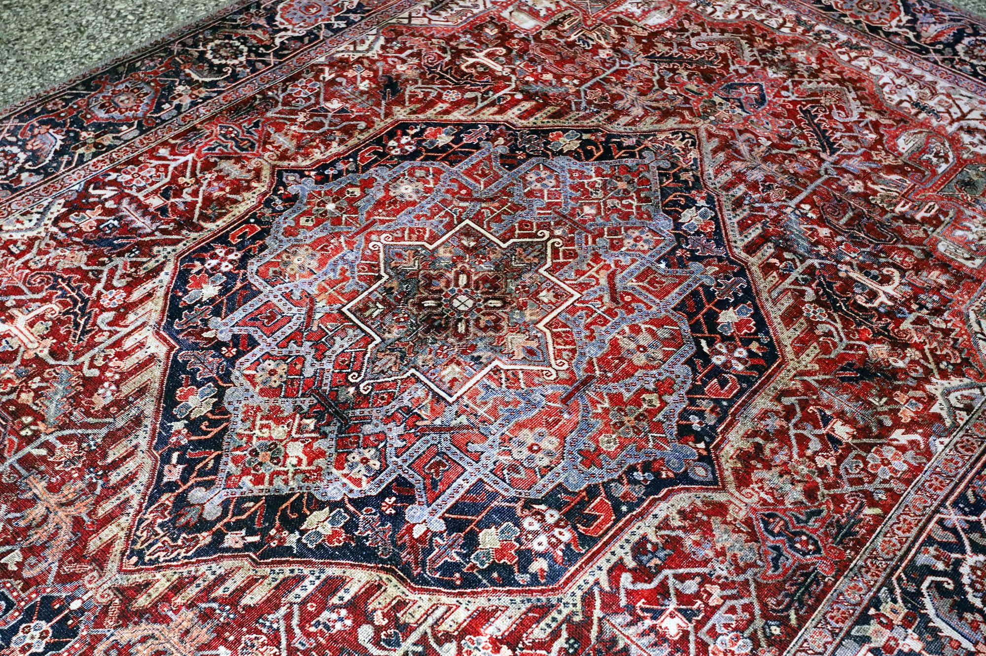 Image 2/8