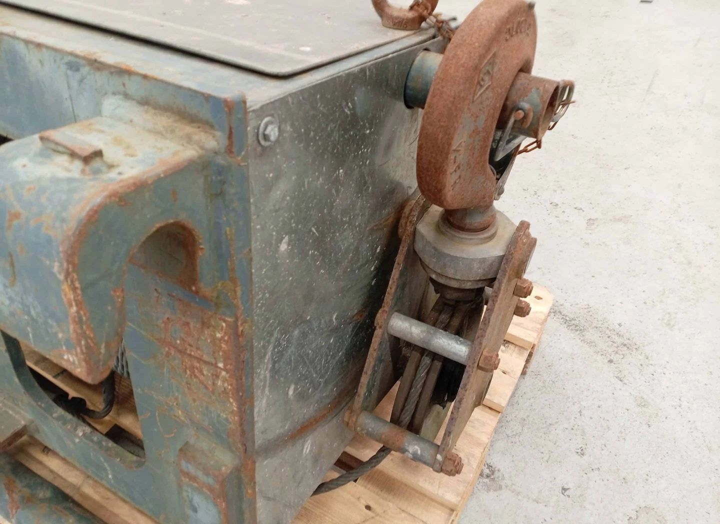 Image 6/6